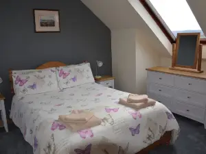 Cozy Aultbea Apartment With Sea View
