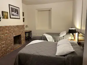Stoner's Mansion House