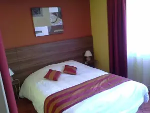 Logis Hotel Restaurant le Cheval Blanc