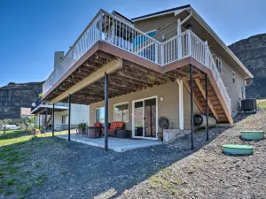 Coulee City Home w/ Mtn Views - Steps to Blue Lake