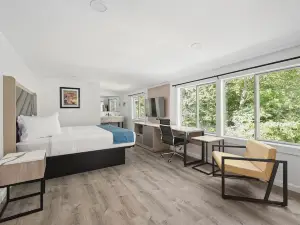 Schooner Bay Motor Inn