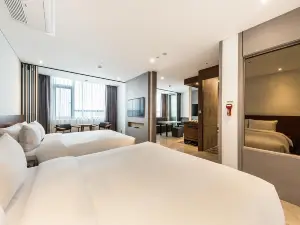 CS Premier Hotel