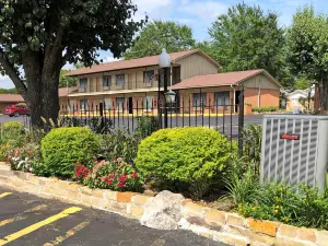 Charles Wesley Motor Lodge Downtown Broken Bow- Hochatown