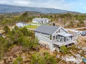 Awesome Home in Tustna with Wifi