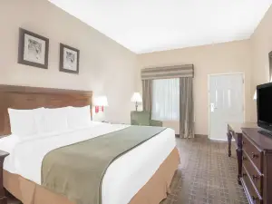 Baymont by Wyndham Crestview