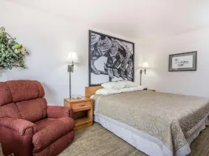 Homestead Inn and Suites