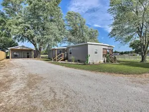 Carthage Family Home W/Porch + Horse Boarding