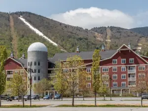 41 Summit Condo Near Mountain Shuttle by RedAwning