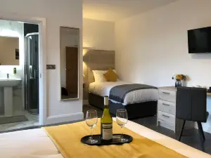 McNaughton Guestrooms