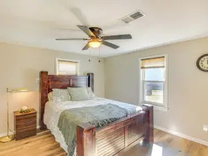 15 Mi to la Cygne Lake Peaceful Ranch Home