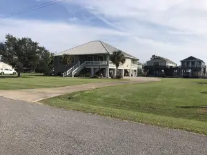 200 feet on the water with boat house!!!