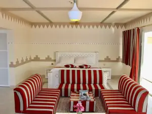 Golden Palm Oasis - Royal Palm Suite