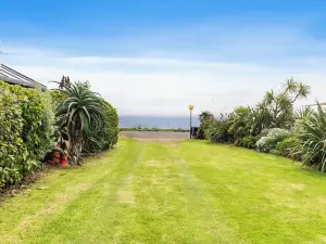 Waiheke Island - Onetangi Beachfront Apartments