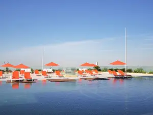 The Bentley Luxury Hotel & Suites