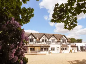 South Lawn Hotel