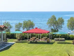 Irida Beach Resort Suites
