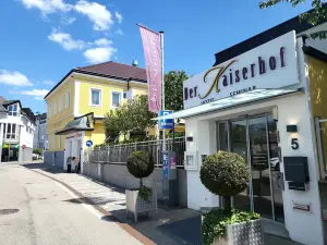 Der Kaiserhof Ried
