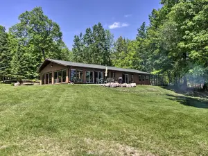 Lakefront Hackensack Cabin w/ Patio & Grill!