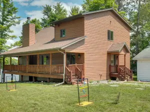Lakefront Cottage in Iron River: 3 Mi to Skiing!
