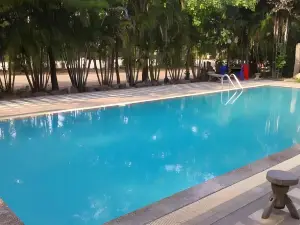 Thong Paeka Hotel
