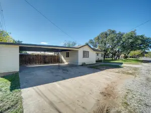 Pet-Friendly Brady Vacation Home Near Wineries!