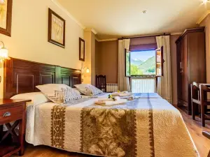 Hotel Peña Pandos