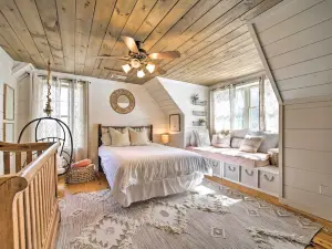 Deck + Fire Pits: Lake Toxaway Getaway!