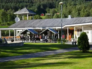 Vesterland Feriepark Hytter, Hotell og Leikeland