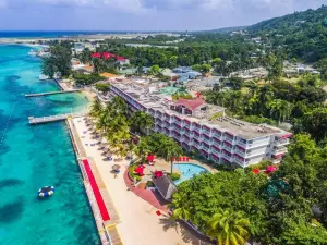 Grand Decameron Montego Beach, A Trademark All Inclusive