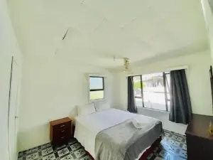 Ocean Cottage - Entire Place in Nukualofa Town Center
