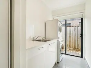 Kozyguru | Greenvale Vic | Roomy Charming | 7 Bed House + Free Parking