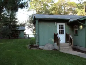 Beautiful Cabin On Upper Hay Lake