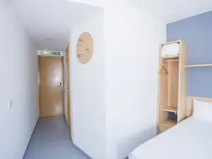 Alda Egues Rooms