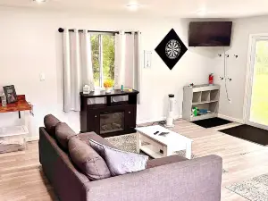 Cozy Country Get Away Suite with a view of the Enchanted Mountains