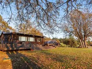 L77 Ranch Farmhouse: Privacy and Comfort with Highland Cattle and Mt. Hood View