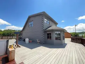Jim's Log Cabin