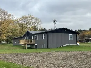 Comfortable Country Home w Expansive Views of Beautiful Big Creek Valley