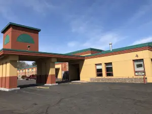 Posh Inn & Suites