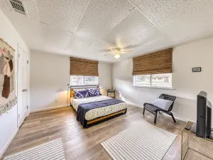 Cozy home near river access with firepit & playground