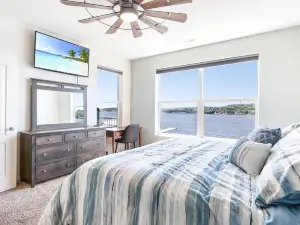 Zero Entry Pool and Elevated Views - Stunning Lakefront Oasis