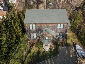 Charming Vineyard Retreat with Spacious Living and Outdoor Oasis - Inviting Escape