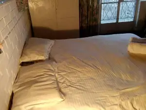 아노더 홀리데이 홈