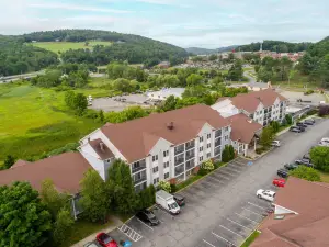 White River Inn & Suites