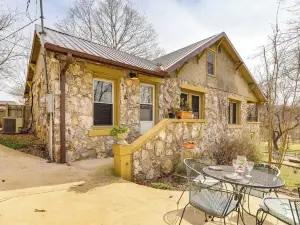 Historic 'Hardy House' on Main Street w/ Fire Pit!