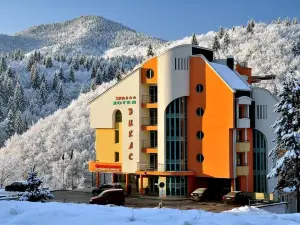 Dikas Hotel