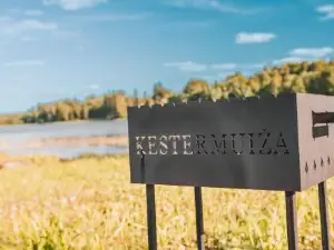 PullanHouse Laima - Small and Cosy Lakeside Holiday House