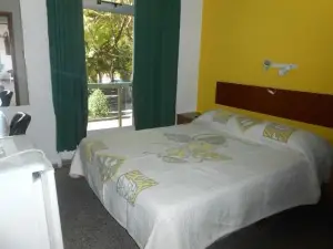 Hotel 25 de Mayo
