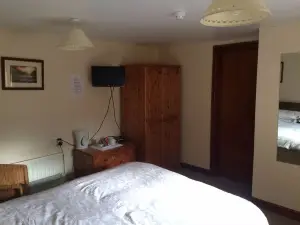 The Fox & Hounds Inn