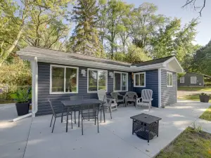 Stylish Grass Lake Retreat - Steps to Park!