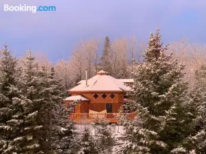 Or Luxury Yurt-Like Home in Bretton Woods with Private Beach Firepit AC Fishing and Trails